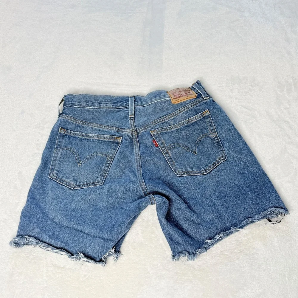 Levis 501 Original Cutoff Denim Shorts Medium Wash‎ Distressed Blue  30